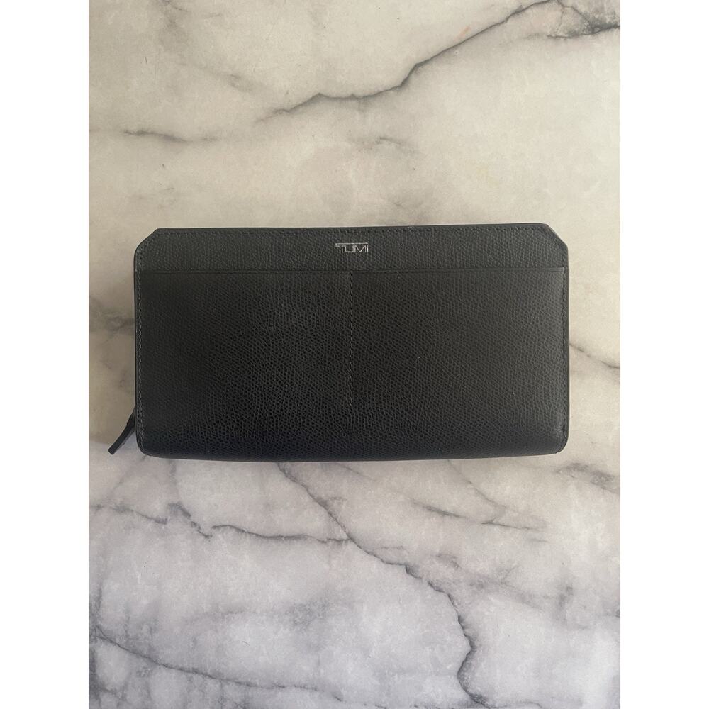 💰SOLD💰Tumi Camden Zip-Around Organizer, Wallet In Black Unused